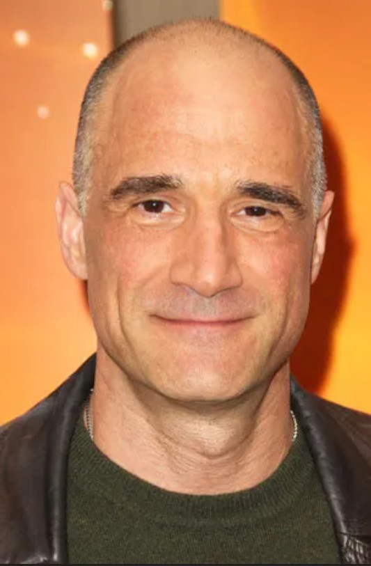 Elias Koteas, doublé en version française par Michel Vigné