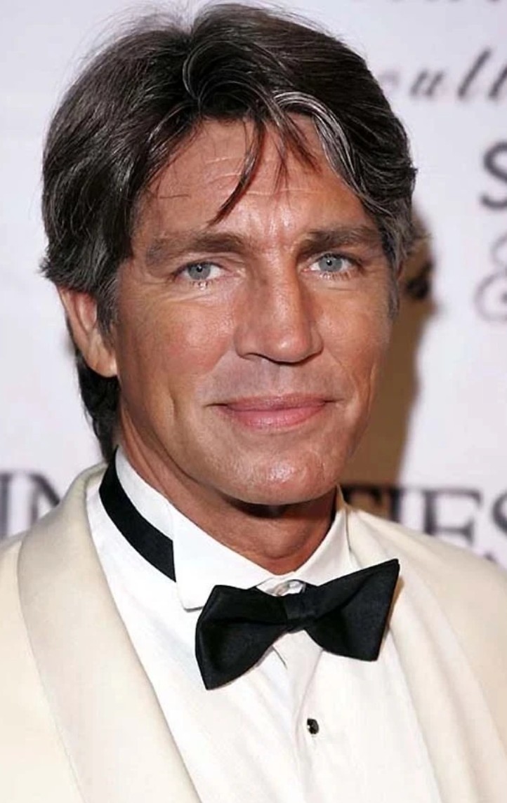 Eric Roberts, doublé en version française par Michel Vigné